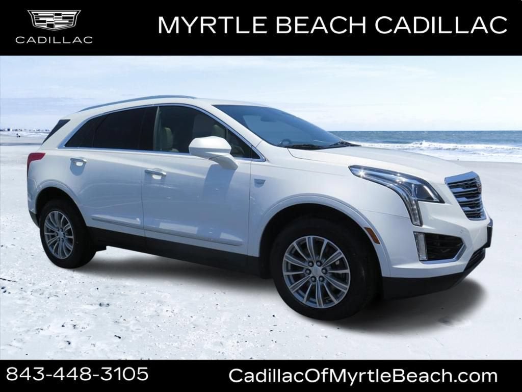2018 Cadillac XT5 Luxury FWD in Crystal White Tricoat — front three-quarter view
